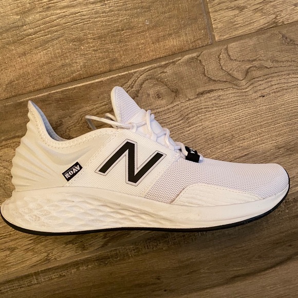 New Balance Men’s 10.5 - Picture 1 of 2